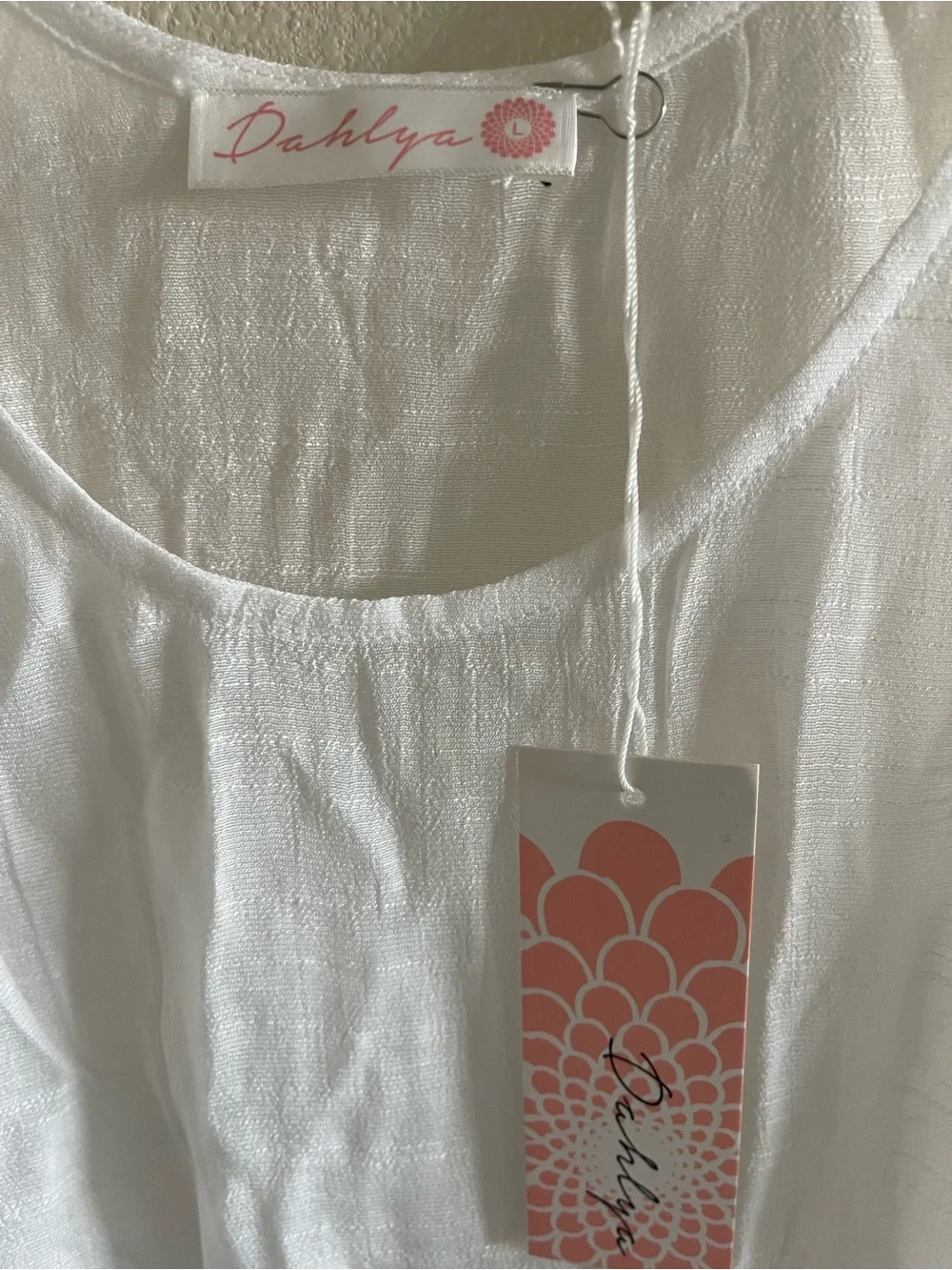 White Lace-Hem Sleeveless Tank Top by